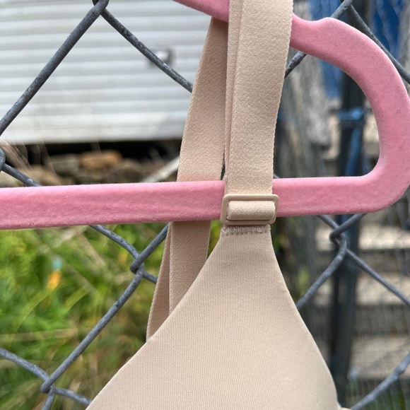 SKIMS fit everybody T-shirt bra - Picture 6 of 12